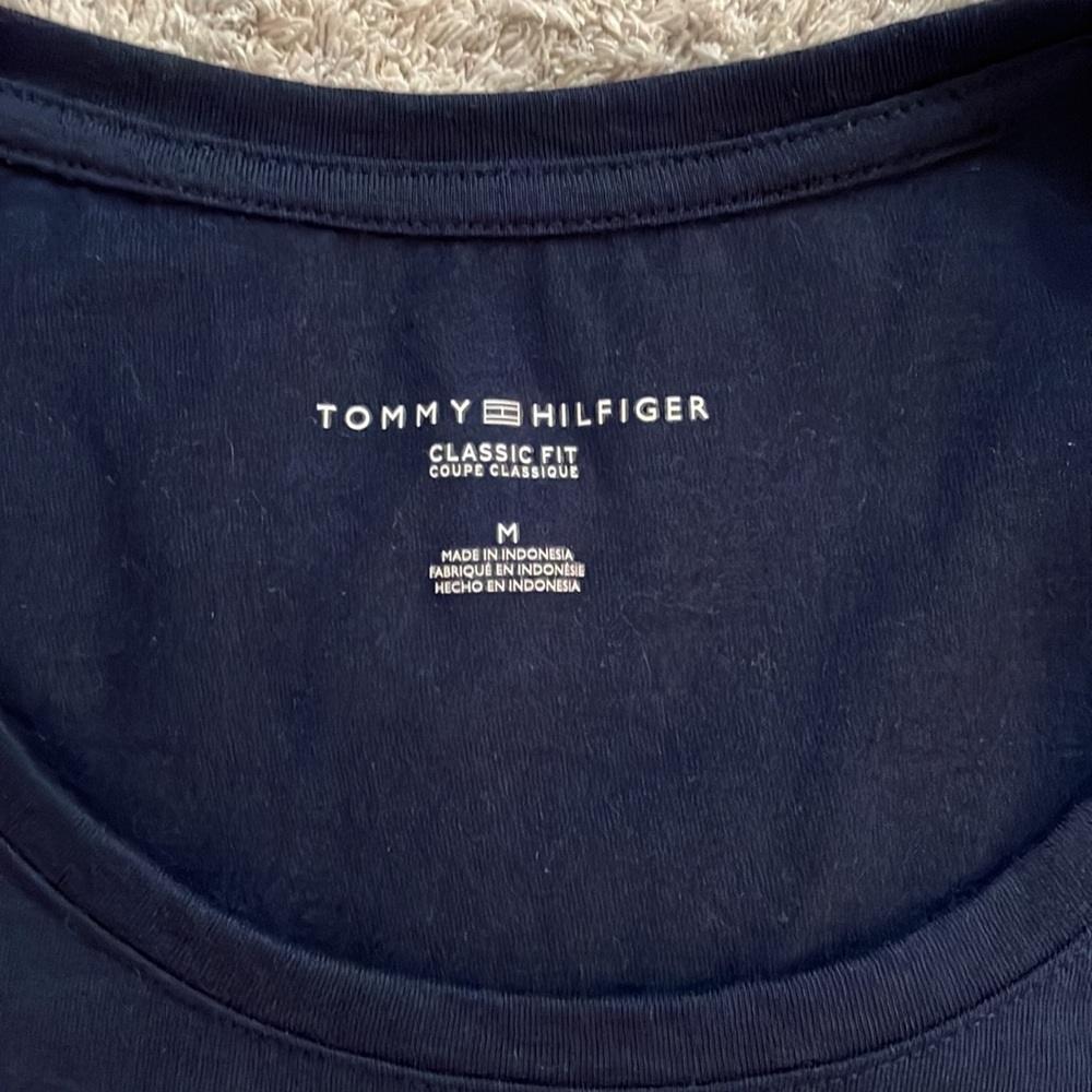 Tommy Hilfiger Sequin Anchor T-Shirt - Picture 2 of 3